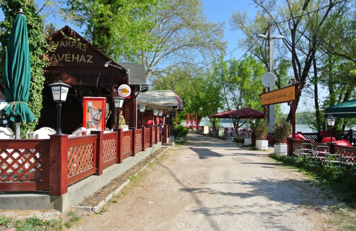 Eating lángos at Roman Riverbank